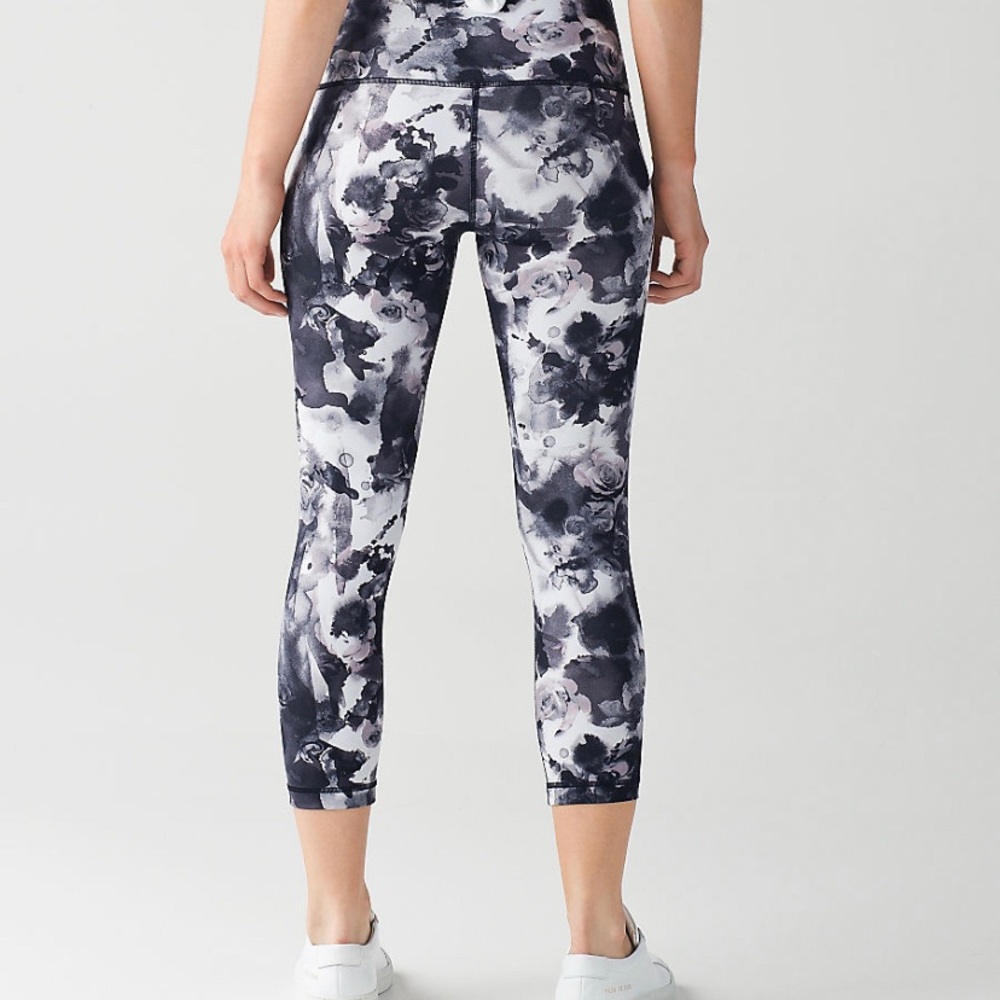Lululemon crop leggings- rose pattern size 4